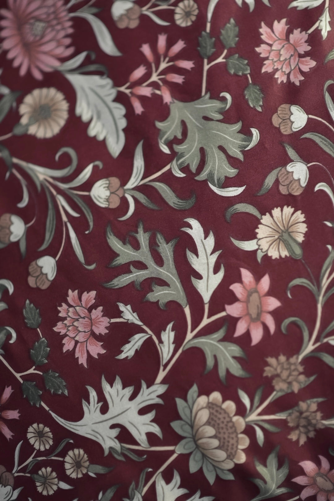 Burgundy meadow - 7 Piece Comforter Set